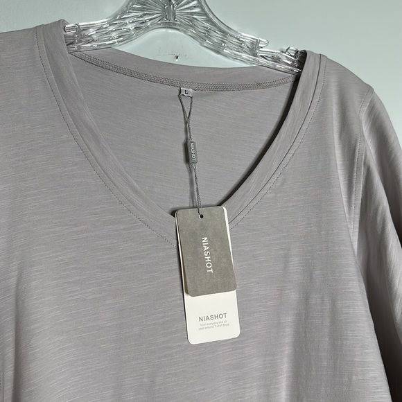 NWT Niashot women’s loose v neck t shirt with wide batwing sleeves in light gray - Picture 9 of 12